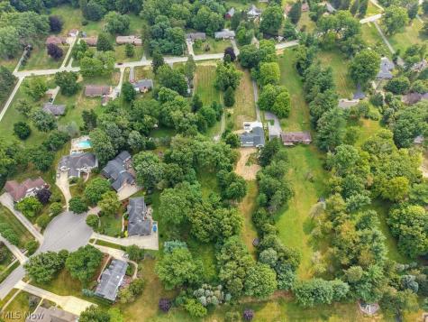 8658 Riverview Road Brecksville OH 44141