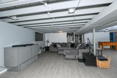 29163 Schwartz Rd Road Westlake OH 44145