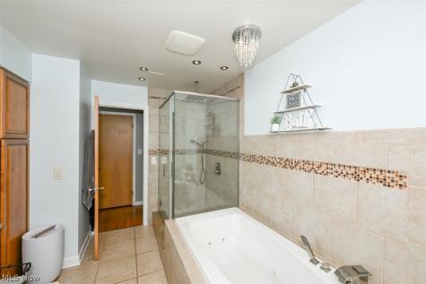 29163 Schwartz Rd Road Westlake OH 44145