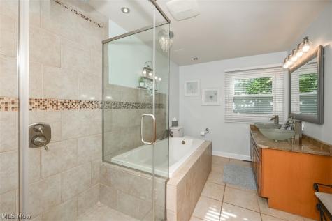 29163 Schwartz Rd Road Westlake OH 44145