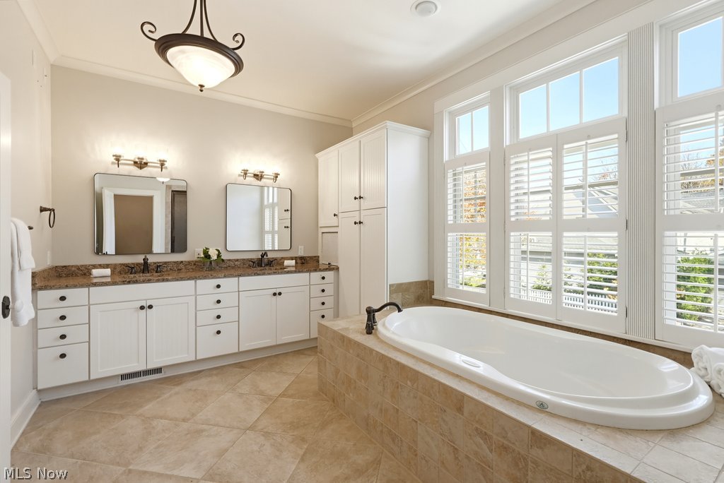 168 Vincent Street Chagrin Falls OH 44022