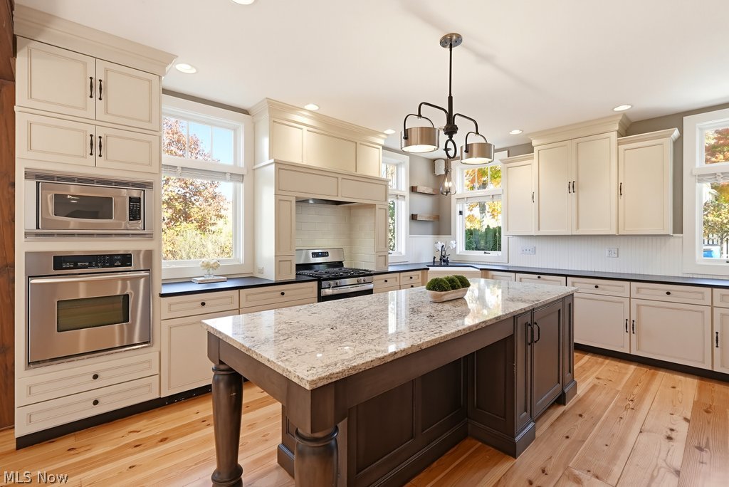 168 Vincent Street Chagrin Falls OH 44022