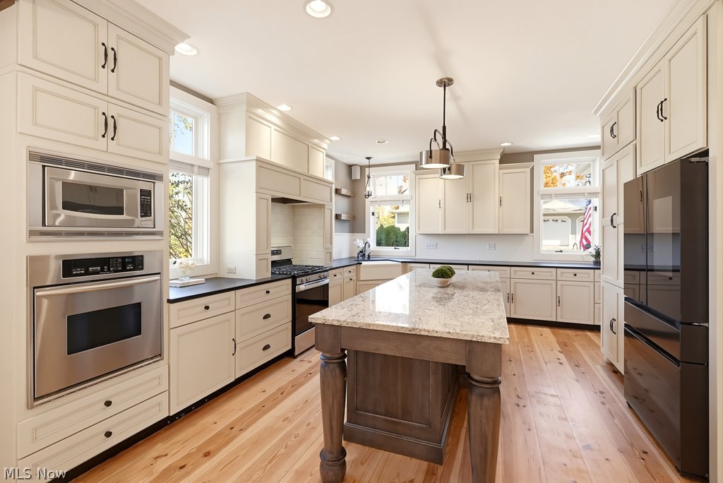 168 Vincent Street Chagrin Falls OH 44022