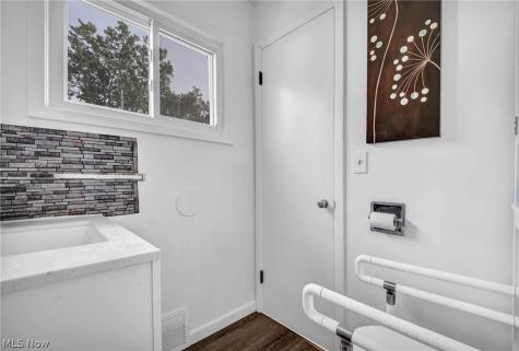 6174 Westerham Road Mayfield Heights OH 44124
