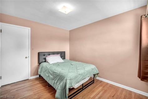 6174 Westerham Road Mayfield Heights OH 44124
