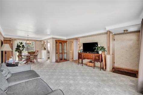 6174 Westerham Road Mayfield Heights OH 44124