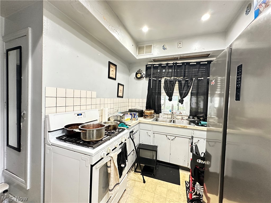 810 Woodbine Avenue SE Warren OH 44484