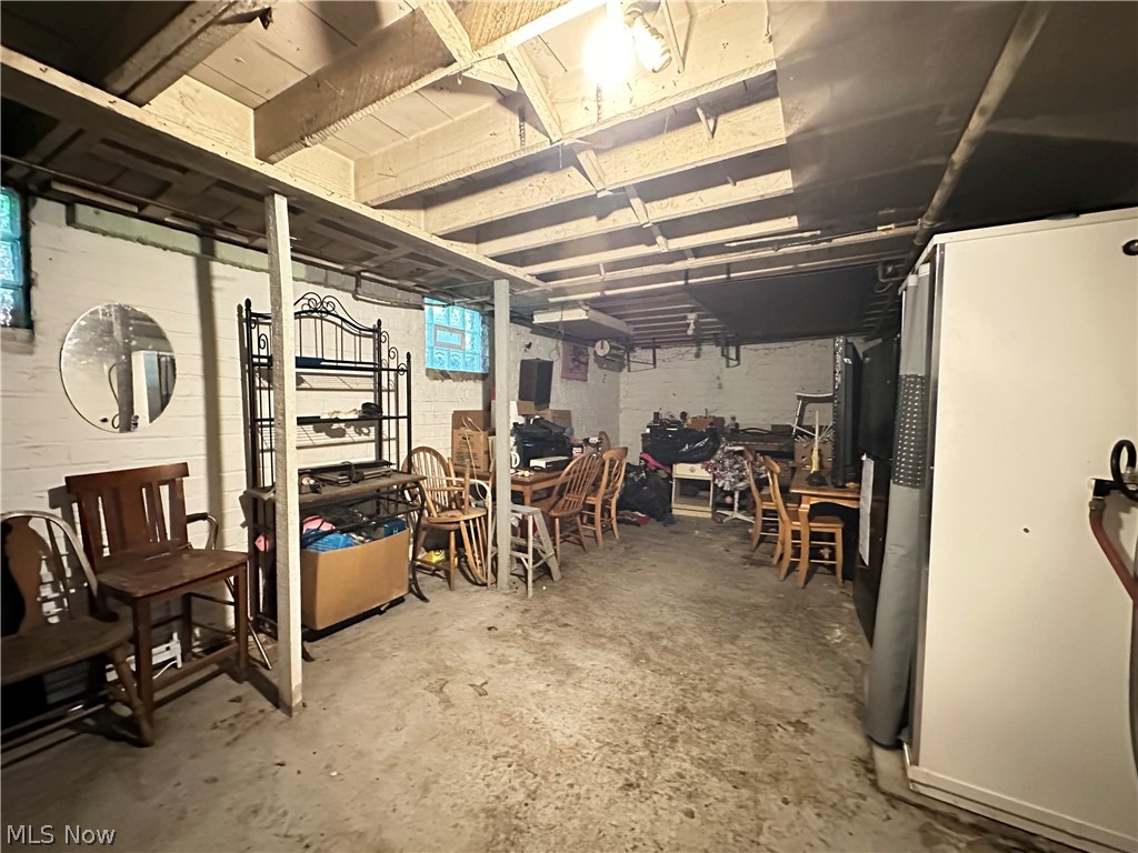 810 Woodbine Avenue SE Warren OH 44484