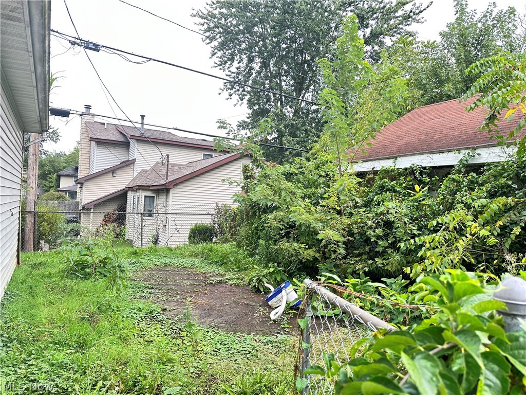 810 Woodbine Avenue SE Warren OH 44484
