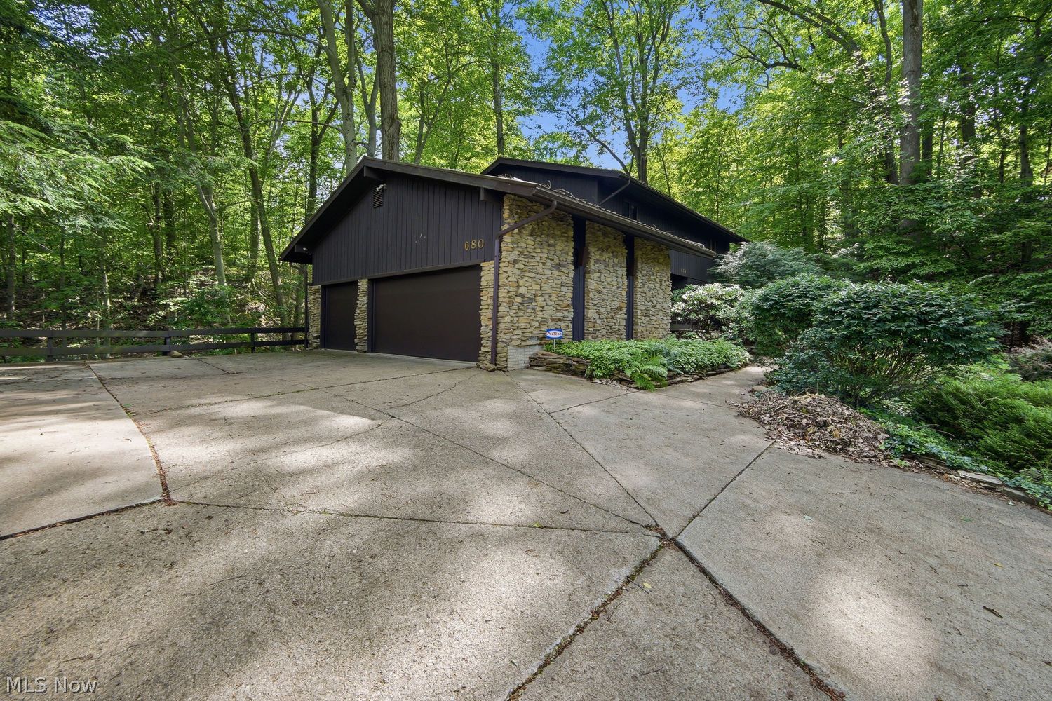 680 Rocky Hollow Drive Akron OH 44313