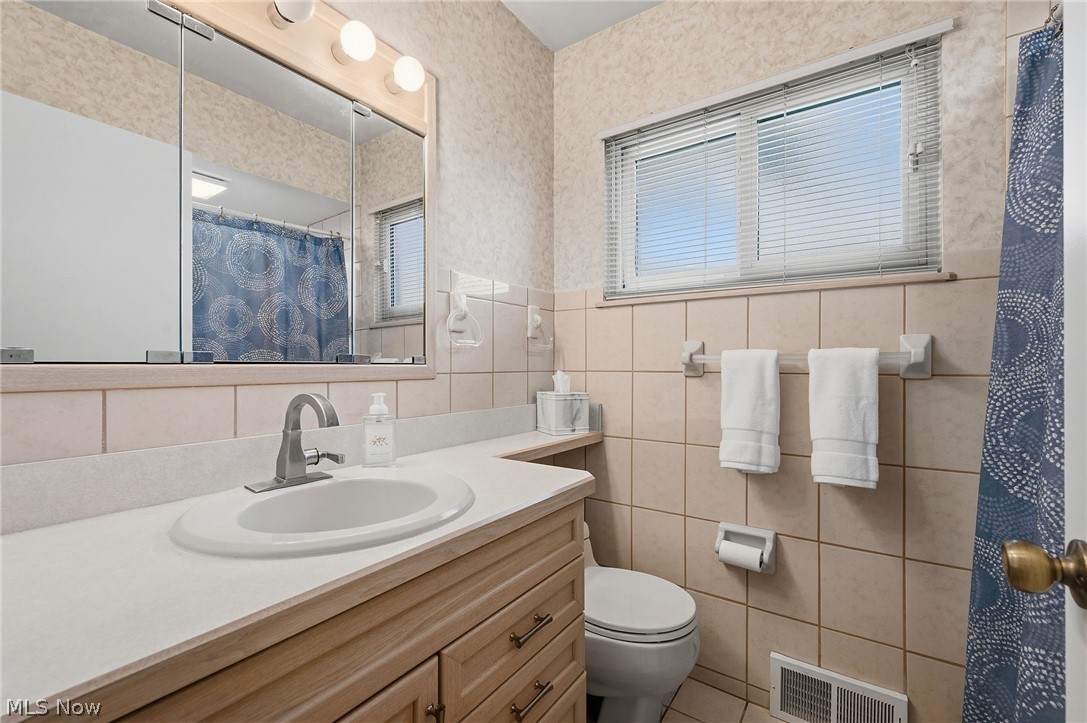 26742 Henry Road Bay Village OH 44140