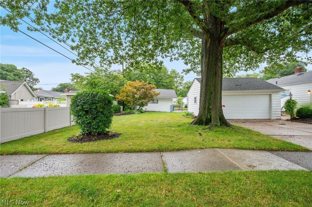 26742 Henry Road Bay Village OH 44140
