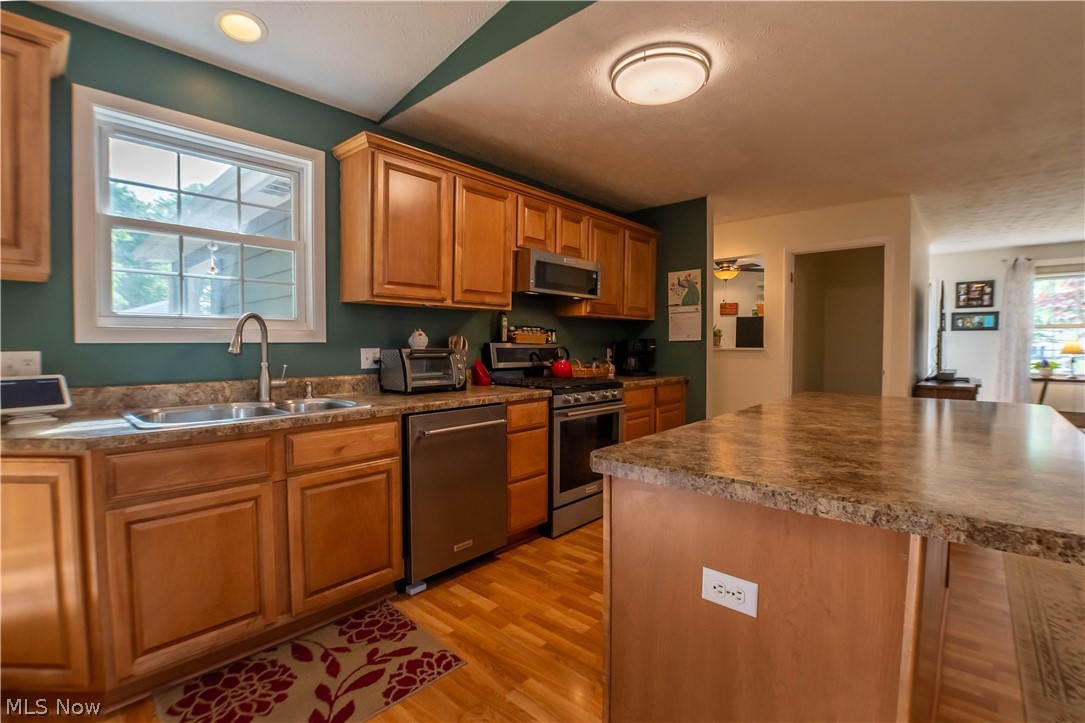 949 Saul Drive Hubbard OH 44425