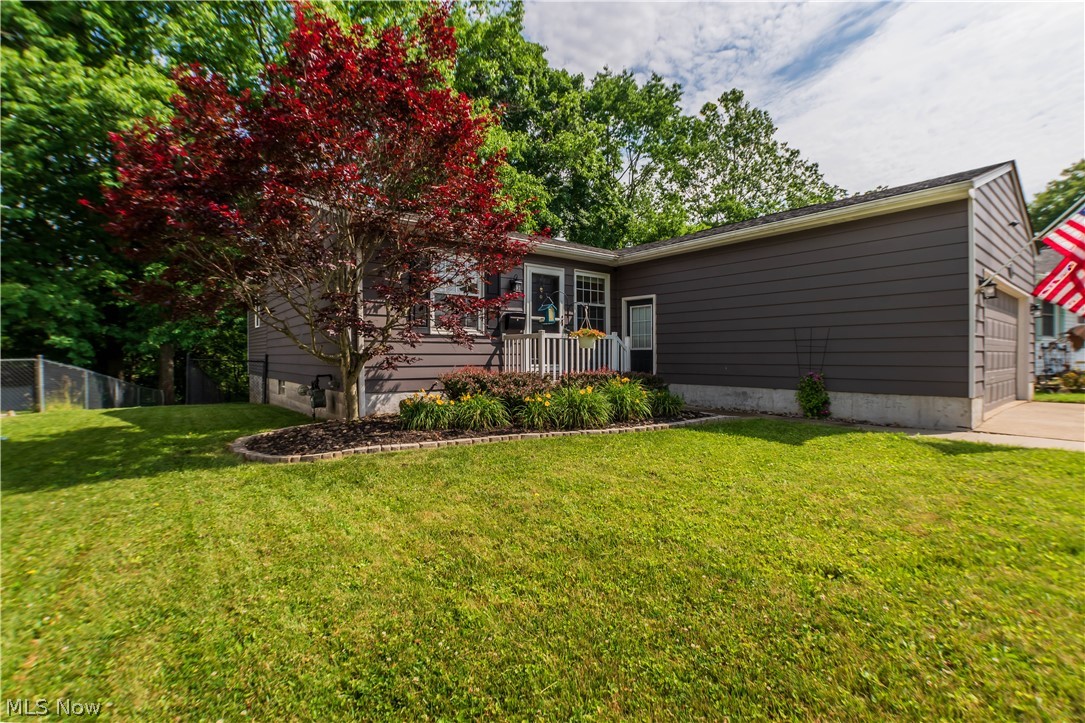 949 Saul Drive Hubbard OH 44425