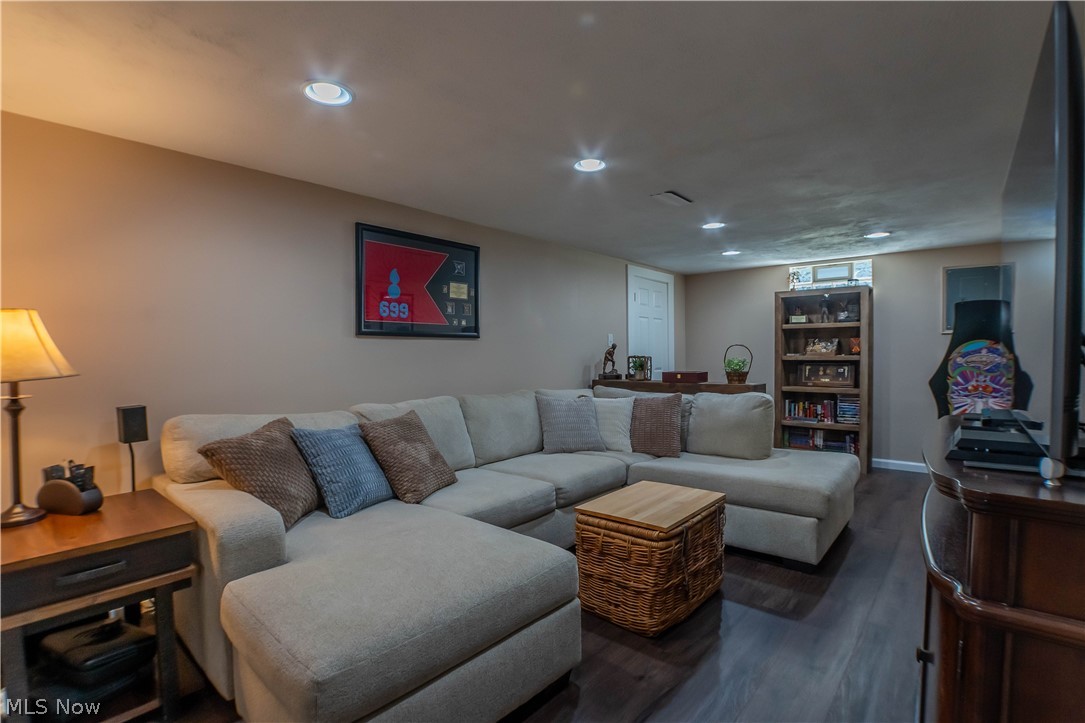 949 Saul Drive Hubbard OH 44425