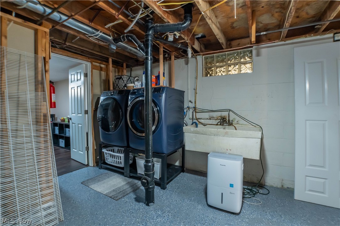 949 Saul Drive Hubbard OH 44425