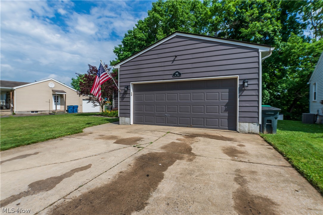 949 Saul Drive Hubbard OH 44425