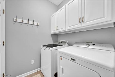 9006 Shady Elm Lane Olmsted Twp OH 44138
