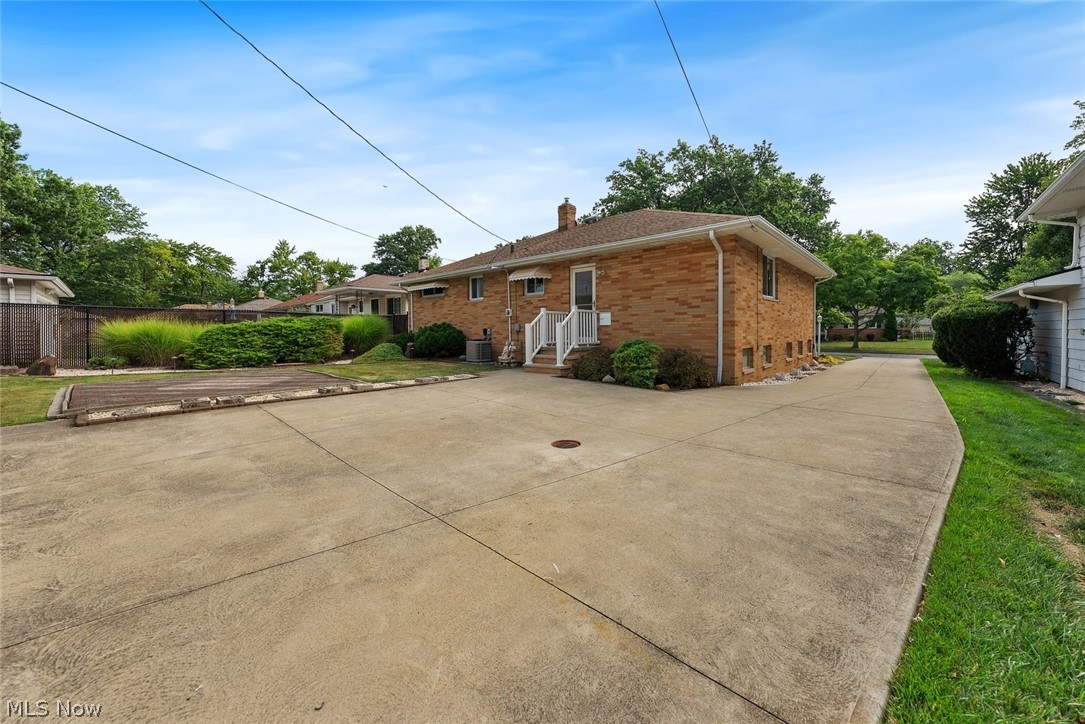 6230 Beverly Drive Parma Heights OH 44130