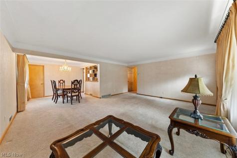 6230 Beverly Drive Parma Heights OH 44130