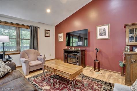 668 Floral Valley Drive E Howard OH 43028