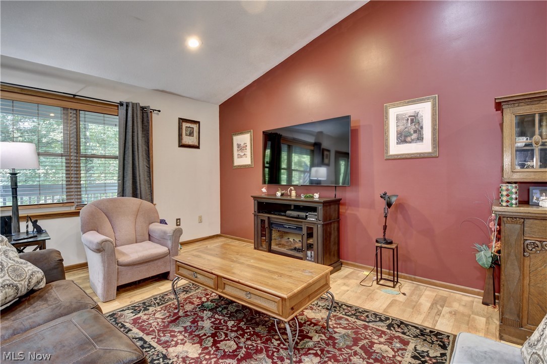 668 Floral Valley Drive E Howard OH 43028