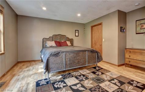 668 Floral Valley Drive E Howard OH 43028