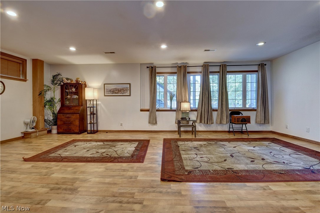 668 Floral Valley Drive E Howard OH 43028