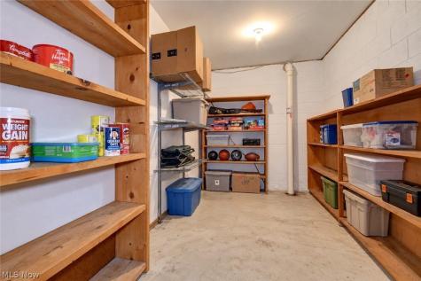 668 Floral Valley Drive E Howard OH 43028