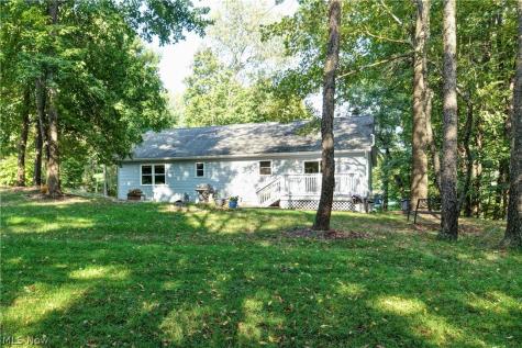 668 Floral Valley Drive E Howard OH 43028