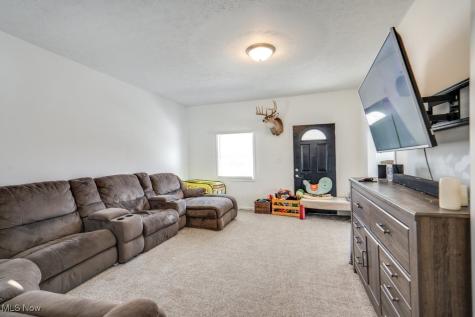 5213 Ridge Avenue SE Canton OH 44707
