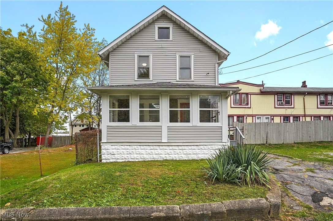 859 Clay Drive Akron OH 44311