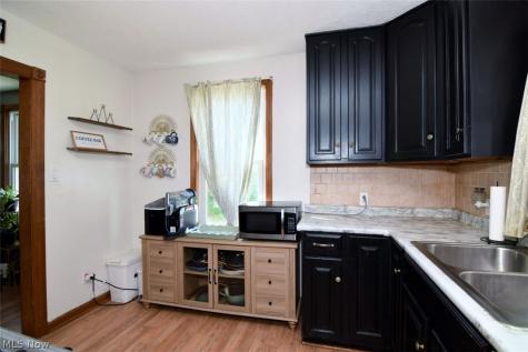 696 High Street Bedford OH 44146