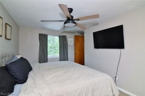 696 High Street Bedford OH 44146