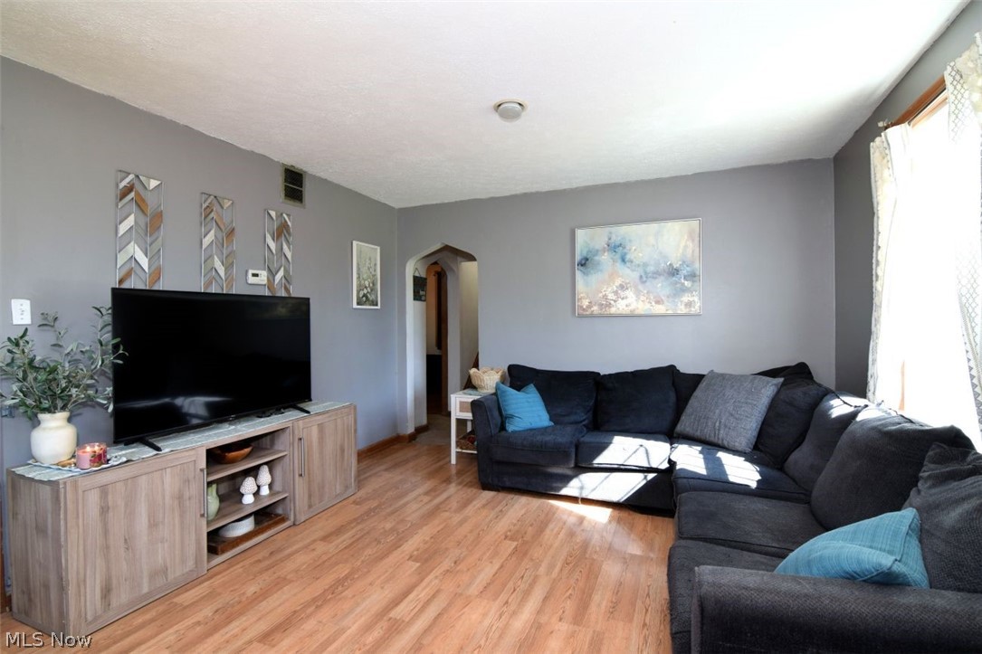 696 High Street Bedford OH 44146