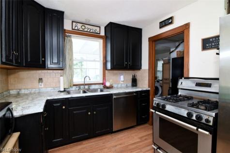 696 High Street Bedford OH 44146