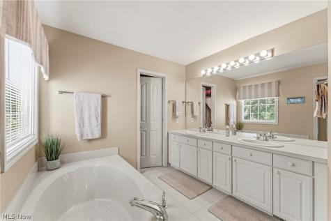 9187 Davis Way Twinsburg OH 44087