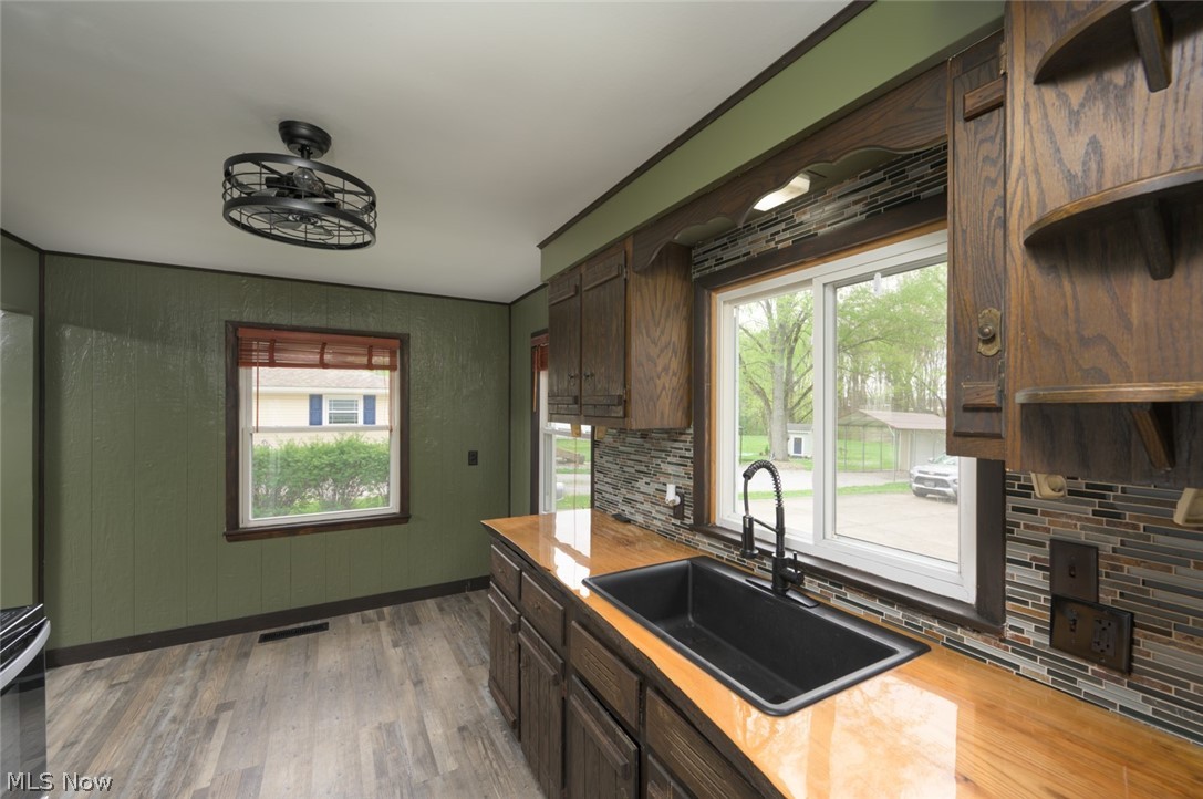 1603 Grandview Road Lake Milton OH 44429