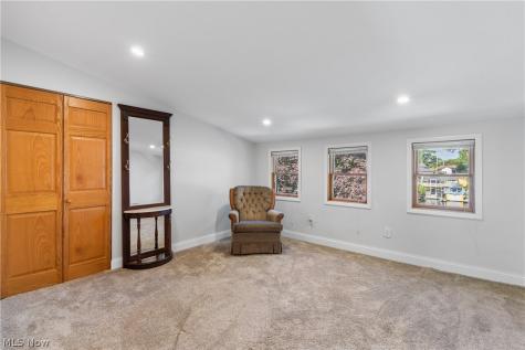 462 Fan Drive Akron OH 44319