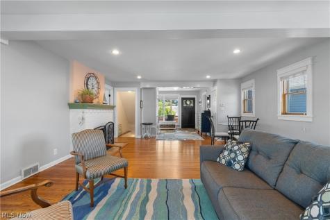 462 Fan Drive Akron OH 44319