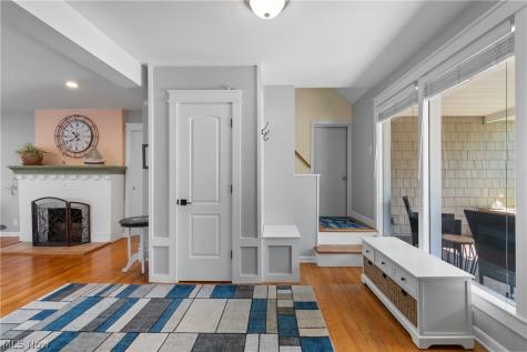 462 Fan Drive Akron OH 44319