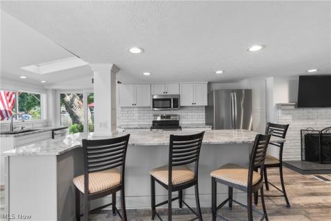 462 Fan Drive Akron OH 44319