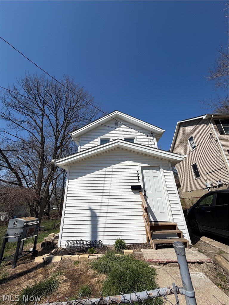 1213 Smithfarm Avenue Akron OH 44305