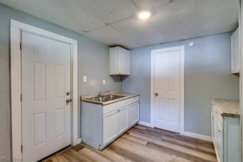 1213 Smithfarm Avenue Akron OH 44305