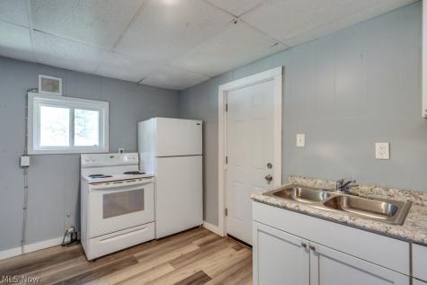 1213 Smithfarm Avenue Akron OH 44305