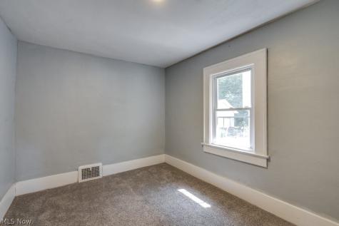 1213 Smithfarm Avenue Akron OH 44305