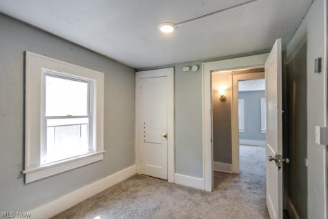 1213 Smithfarm Avenue Akron OH 44305