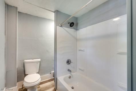 1213 Smithfarm Avenue Akron OH 44305