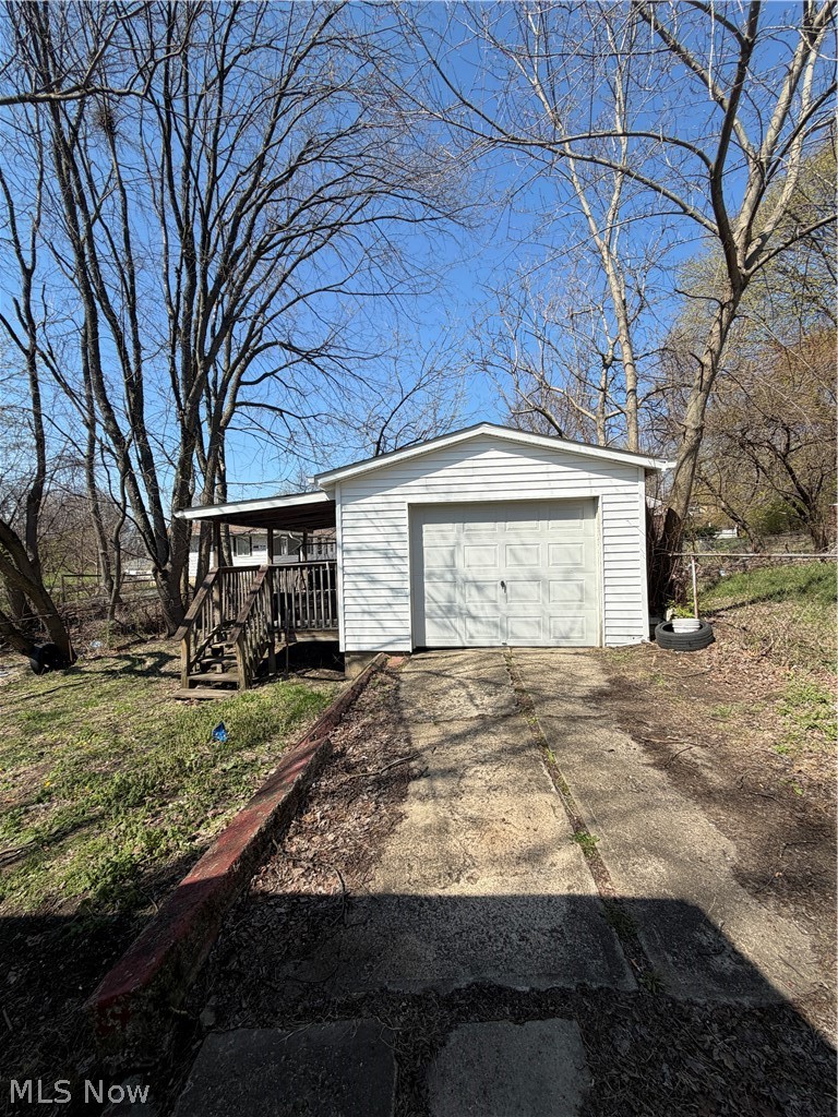 1213 Smithfarm Avenue Akron OH 44305