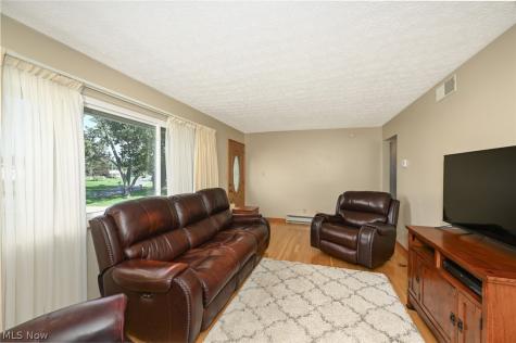1420 Whitehall Drive Mogadore OH 44260